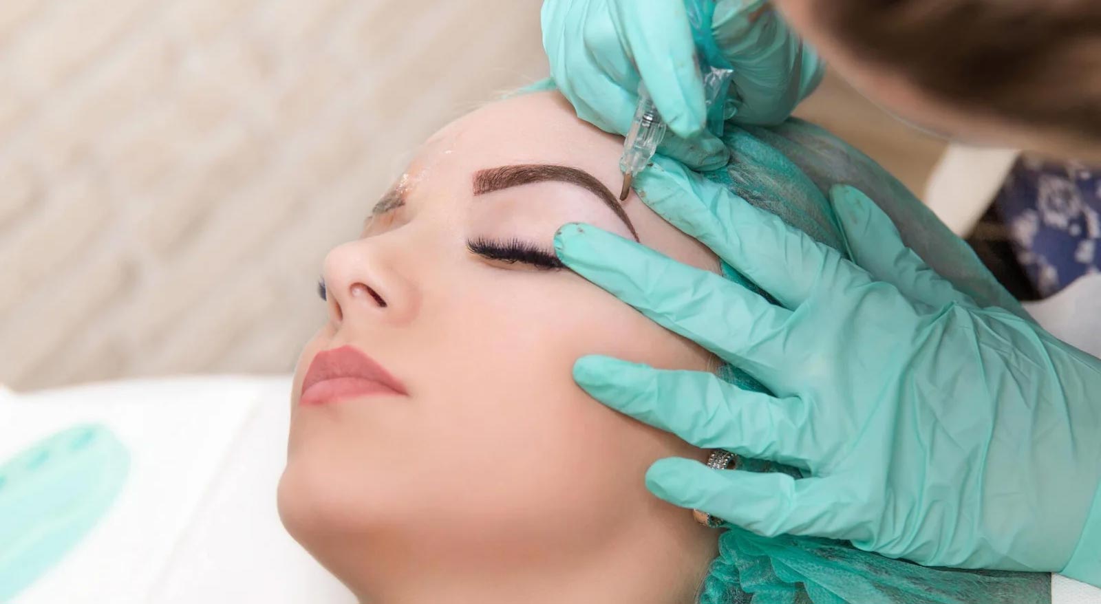 Exploring the Revolution of Permanent Makeup Methods